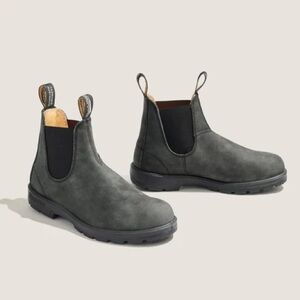 BLUNDSTONE #587 WOMEN'S CLASSICS CHELSEA BOOTS - RUSTIC BLACK